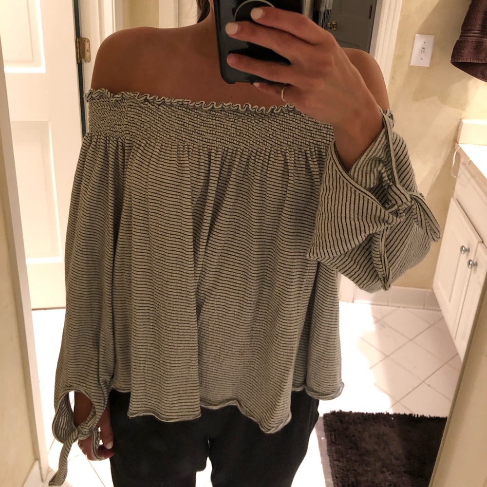 Off Shoulder Top - image 4